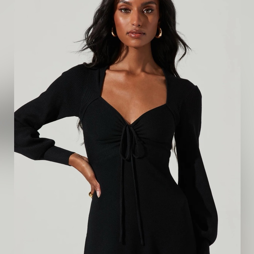 NWOT Revolve Knit Midi Dress Sweetheart Neckline